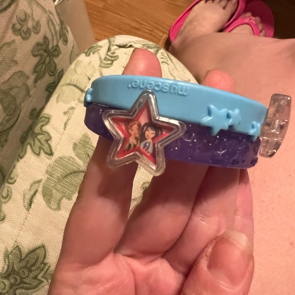 McDonalds 2004 My Scene Doll and Bracelets Happy Meal Toy - Picture 4 of 5